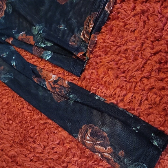 Streetwear Society Black and Red Floral Long Sleeve Top - Picture 3 of 7